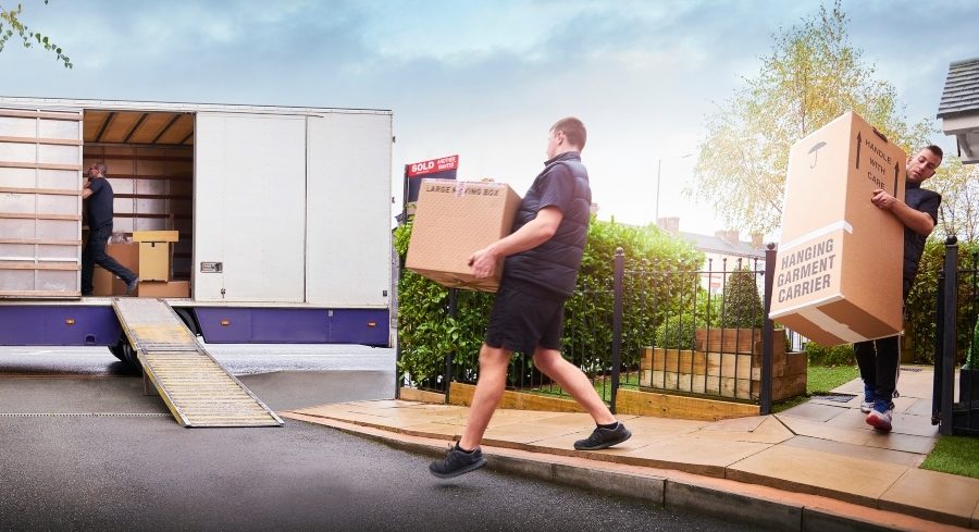 Hire the Appropriate Moving Service to Prevent Major Moving Day Mistakes